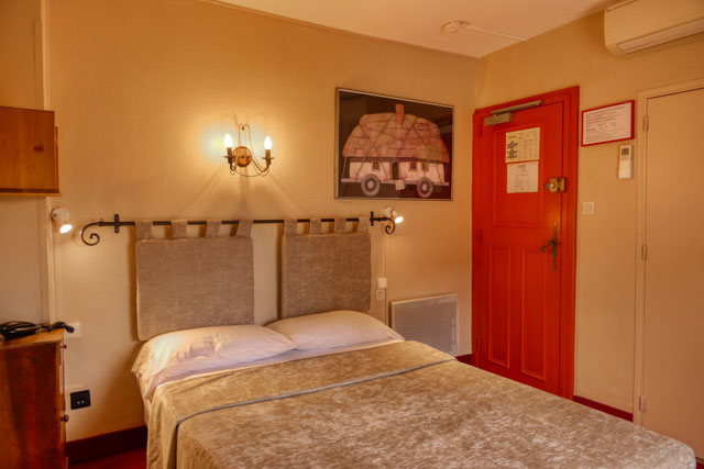 images/slide-chambres/ch_13.jpg#joomlaImage://local-images/slide-chambres/ch_13.jpg?width=640&height=427